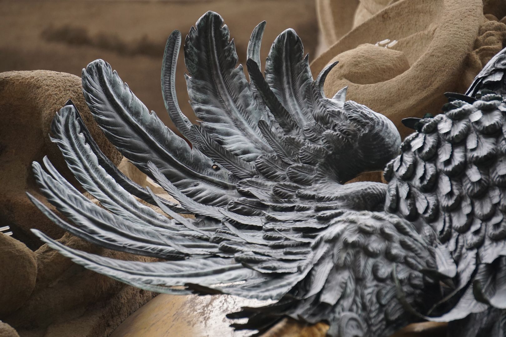 Reichsadler rechter Flügel des Adlers, Detailansicht