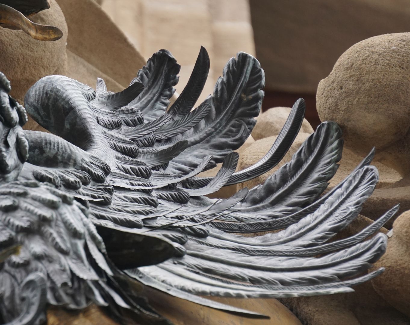 Reichsadler linker Flügel des Adlers, Detailansicht