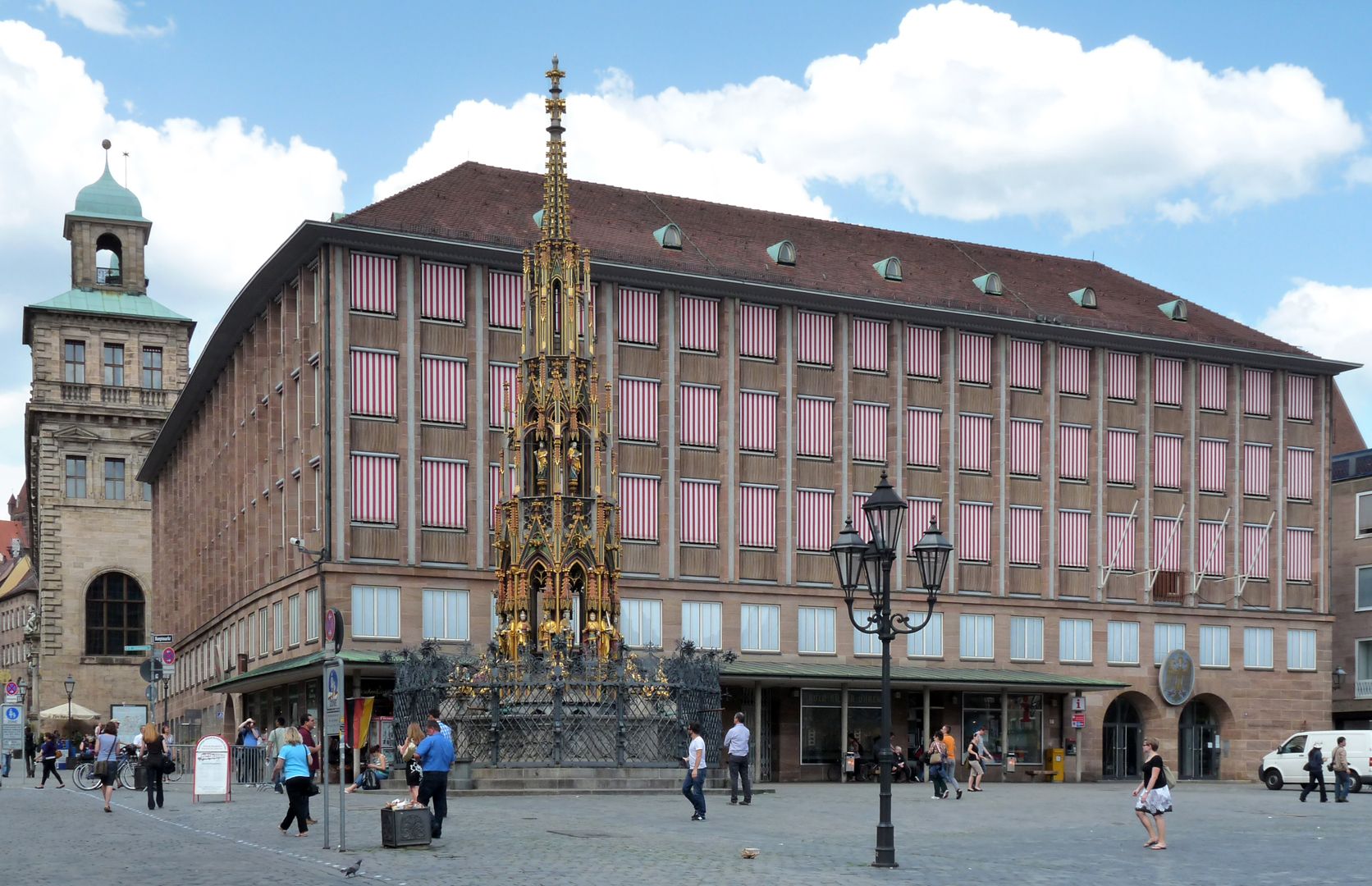 Kleines Stadtwappen Neues Rathaus am Hauptmarkt