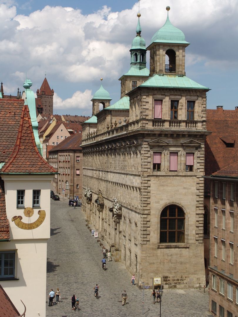 Südportal Altes Rathaus, Fassadenflucht
