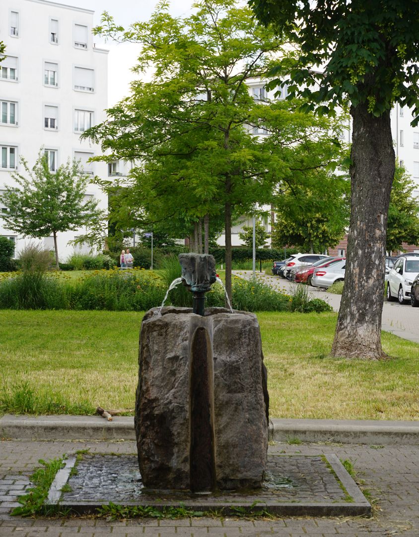 Trinkwasserbrunnen Tucher Bräu Ansicht von Südost