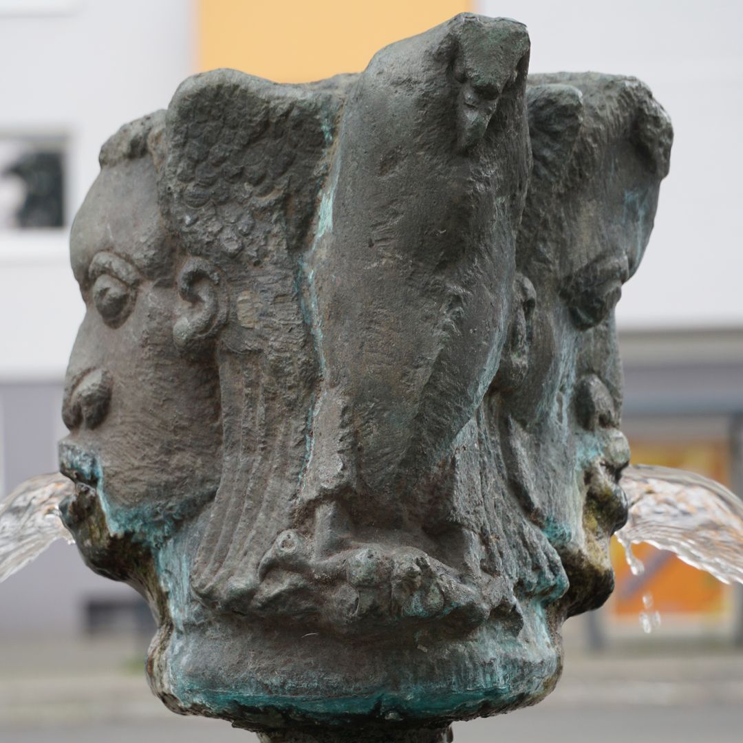 Trinkwasserbrunnen Tucher Bräu Detailansicht von Nordwest